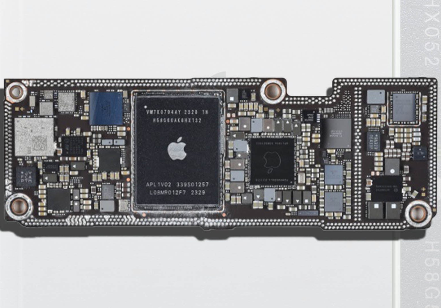 iPhone 17 pro board
